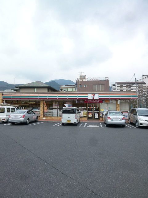 コンビニ　セブンイレブン大津唐崎２丁目店（コンビニ）まで700m