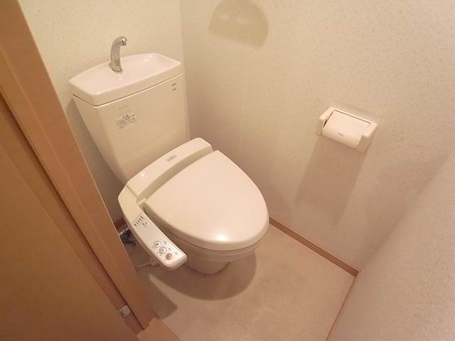 トイレ　清潔感のあるトイレですね