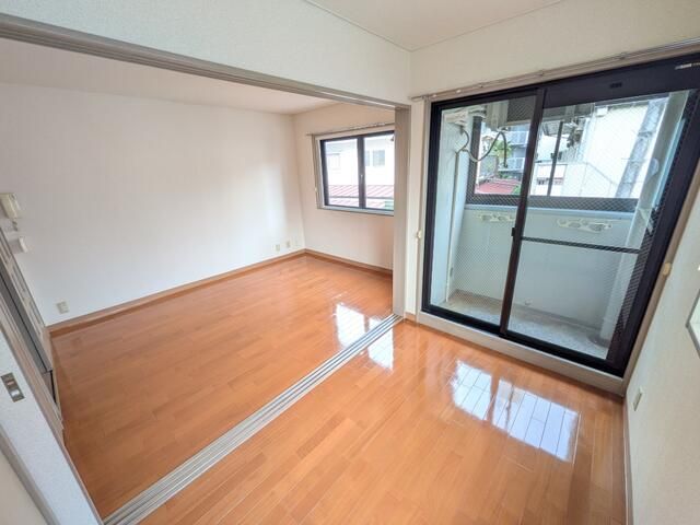 大友ハイツの居間写真