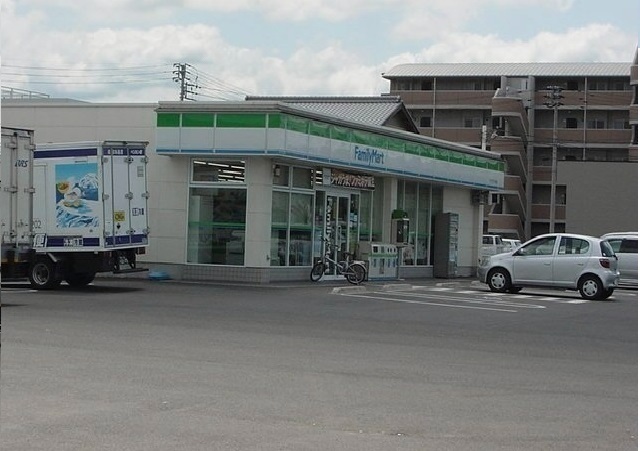 コンビニ　ファミリーマート高松仏生山南店（コンビニ）まで1642m
