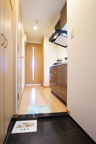東急多摩川線 蒲田駅 徒歩10分 8階建 築16年の玄関写真