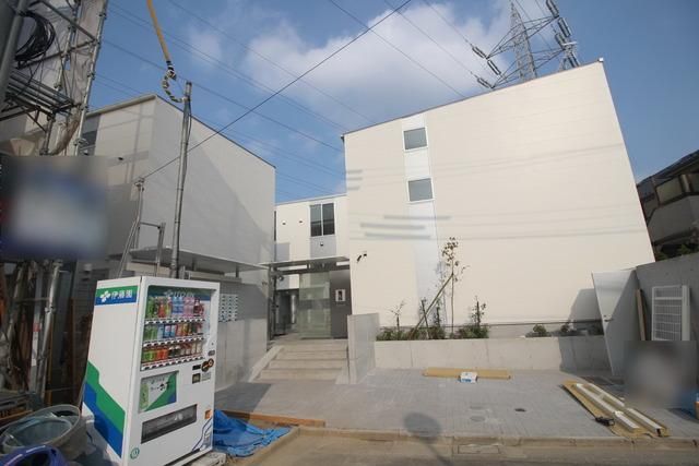 建物外観　★芦花公園徒歩8分買い物、通勤、通学に便利です★