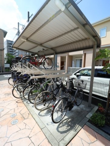 ＪＲ東海道本線 千里丘駅 徒歩5分 3階建 築24年の外観写真