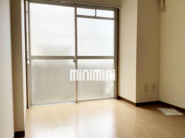 林産業マンションの居間写真