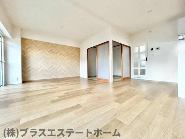 ベルトゥリー須磨の居間写真