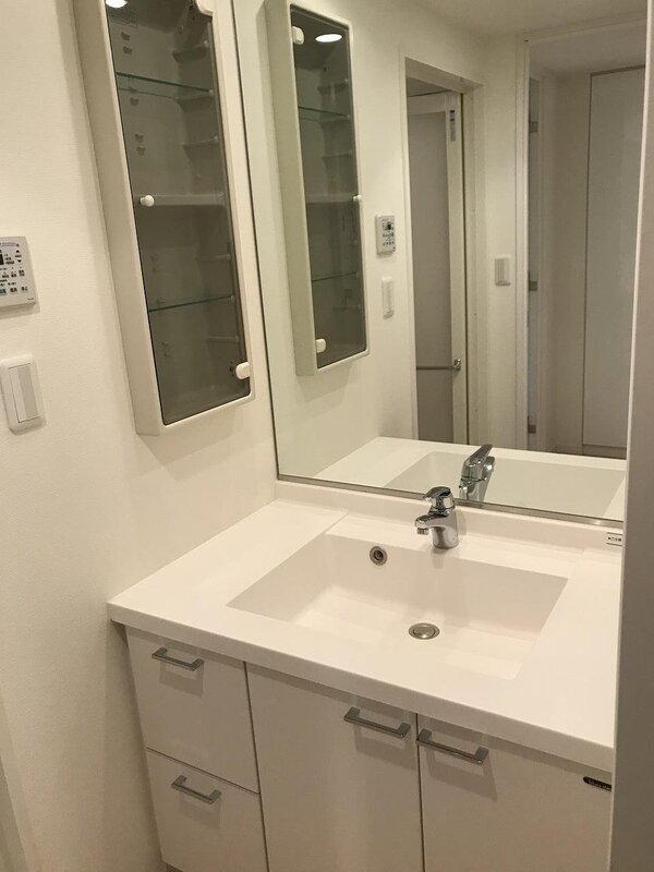 洗面設備　同物件内別部屋の写真になります※現況優先