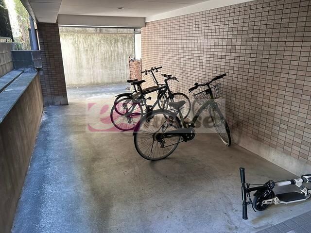 ＪＲ総武線 中野駅 徒歩12分 4階建 築25年の外観写真