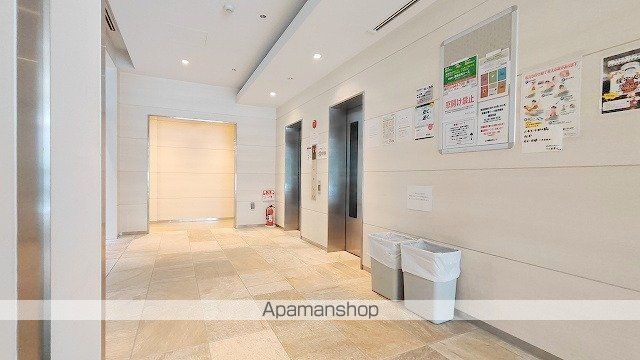 地下鉄御堂筋線 心斎橋駅 徒歩2分 13階建 築14年の外観写真