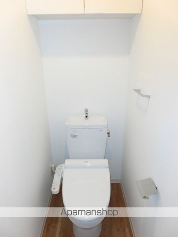 地下鉄御堂筋線 心斎橋駅 徒歩2分 13階建 築14年のトイレ写真