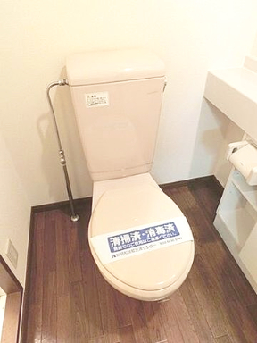 東京メトロ丸ノ内線 新高円寺駅 徒歩1分 11階建 築26年のトイレ写真