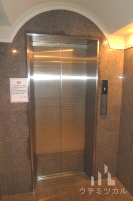 東京メトロ丸ノ内線 新高円寺駅 徒歩1分 11階建 築26年の外観写真