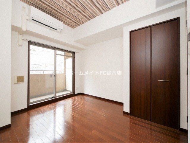 居室・リビング　南東角部屋で明るいです♪