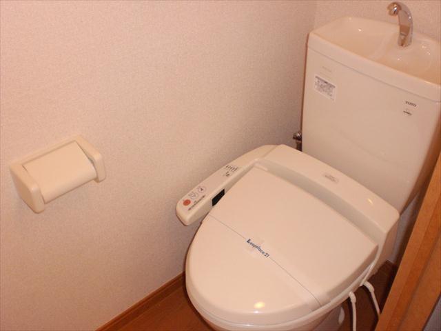 レオパレスBRISE関町東のトイレ写真