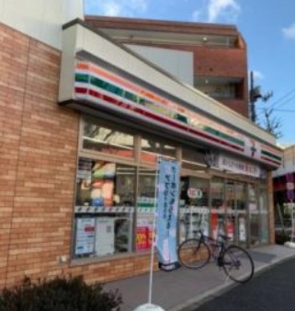 コンビニ　セブンイレブン高円寺陸橋南店（コンビニ）まで115m