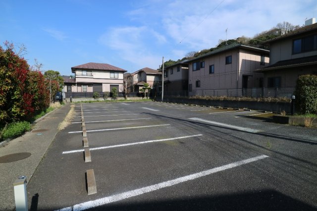駐車場　空きあり！（7 700円/月）