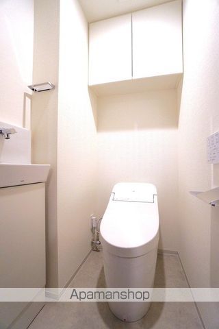 都営浅草線 宝町駅 徒歩3分 12階建 築3年のトイレ写真