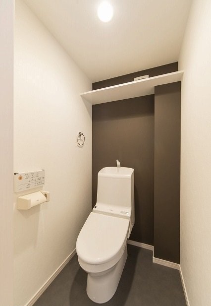西鉄天神大牟田線 井尻駅 徒歩7分 2階建 築13年のトイレ写真