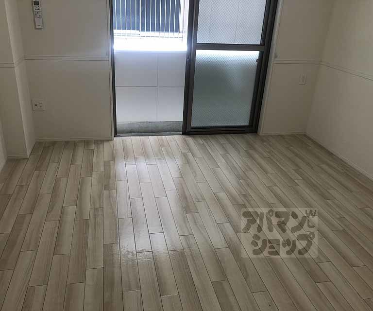 SYS 長岡京の居間写真