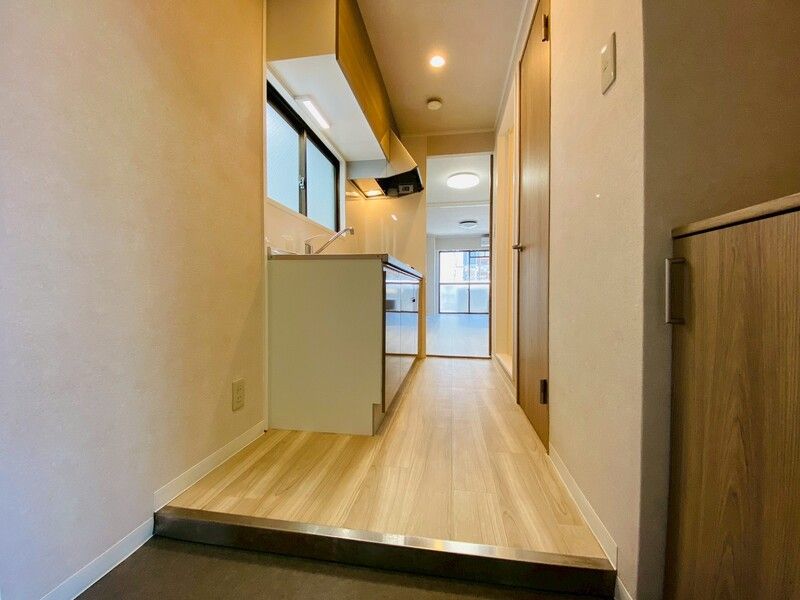 ＪＲ東海道本線 塚本駅 徒歩3分 5階建 築39年の玄関写真