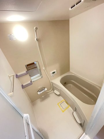 ＪＲ総武線 千葉駅 バス乗車時間：6分 最寄りバス停で下車 徒歩5分 4階建 築30年の風呂写真