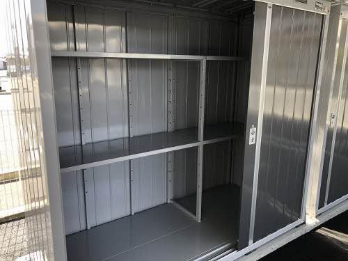 建物外観　屋外倉庫