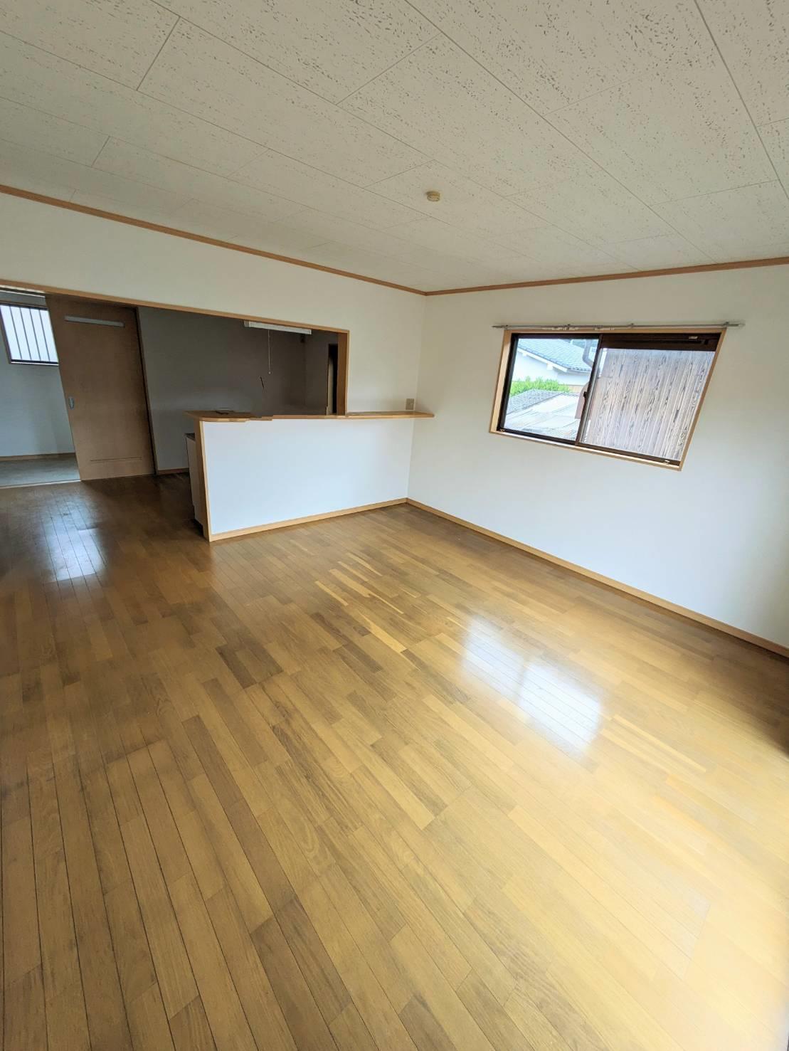 九州新幹線 川内駅 1階建 築21年の居間写真