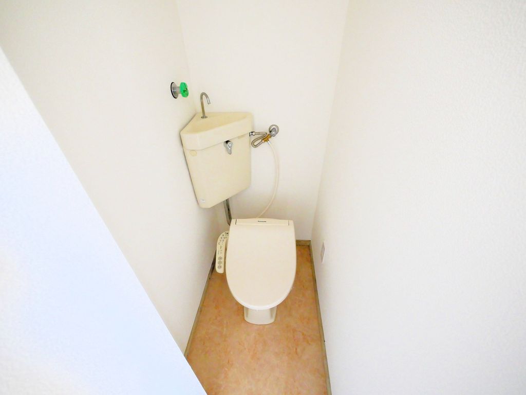 仙台市地下鉄南北線 台原駅 徒歩7分 2階建 築39年のトイレ写真