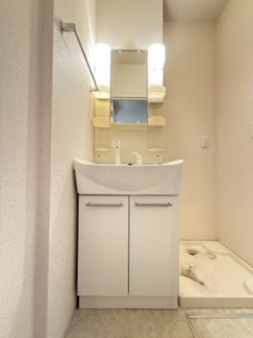 洗面設備　退去前につき別のお部屋の写真です