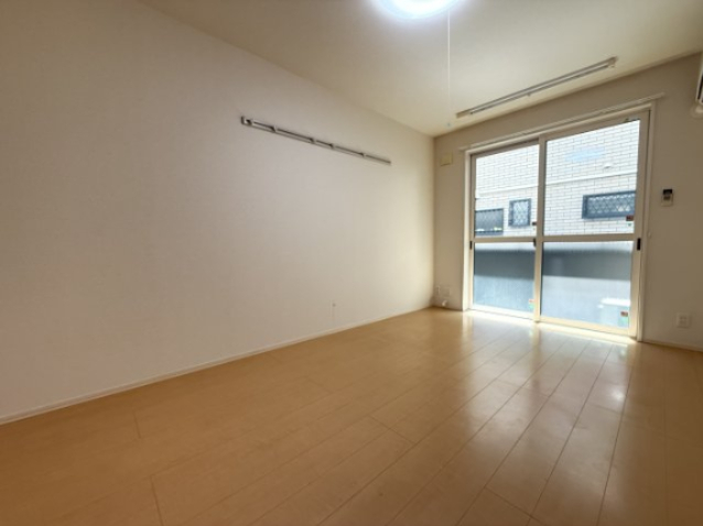 居室・リビング　退去前につき別のお部屋の写真です