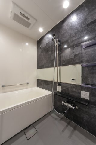バス・シャワールーム　※写真は同タイプ住戸です。
