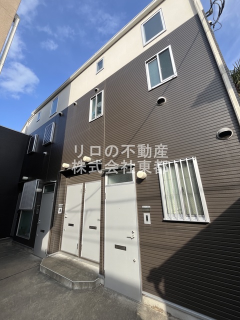 建物外観　閑静な住宅地でゆったりライフスタイルを満喫してください♪
