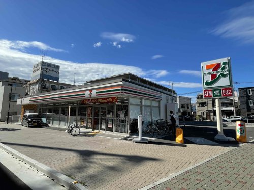コンビニ　セブンイレブン西宮里中町店（コンビニ）まで310m