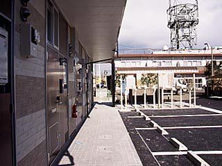 エントランス　設備・仕様は号室により異なる為、現況を優先致します。