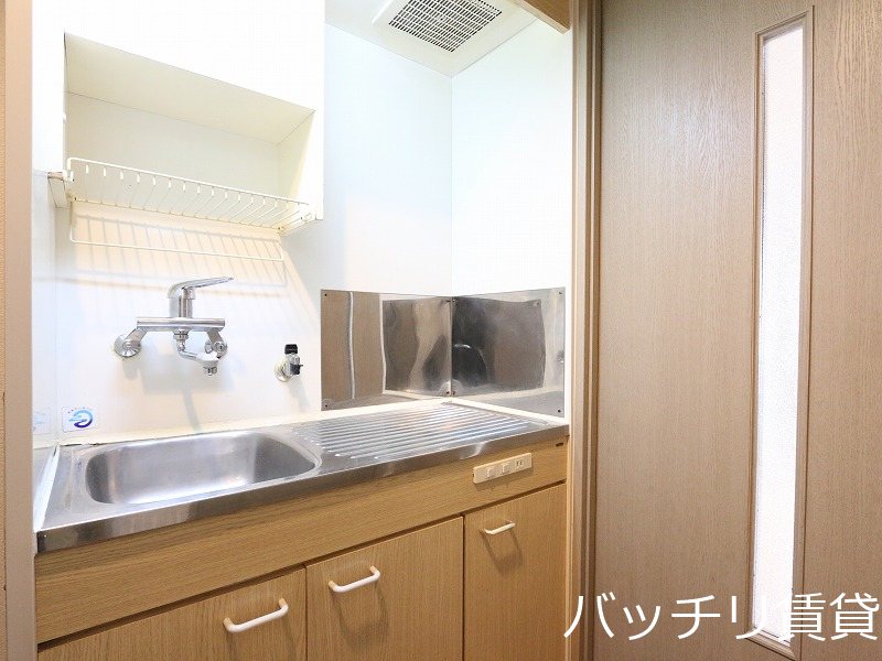 キッチン　画像は別号室タイプの為、現状を優先致します。