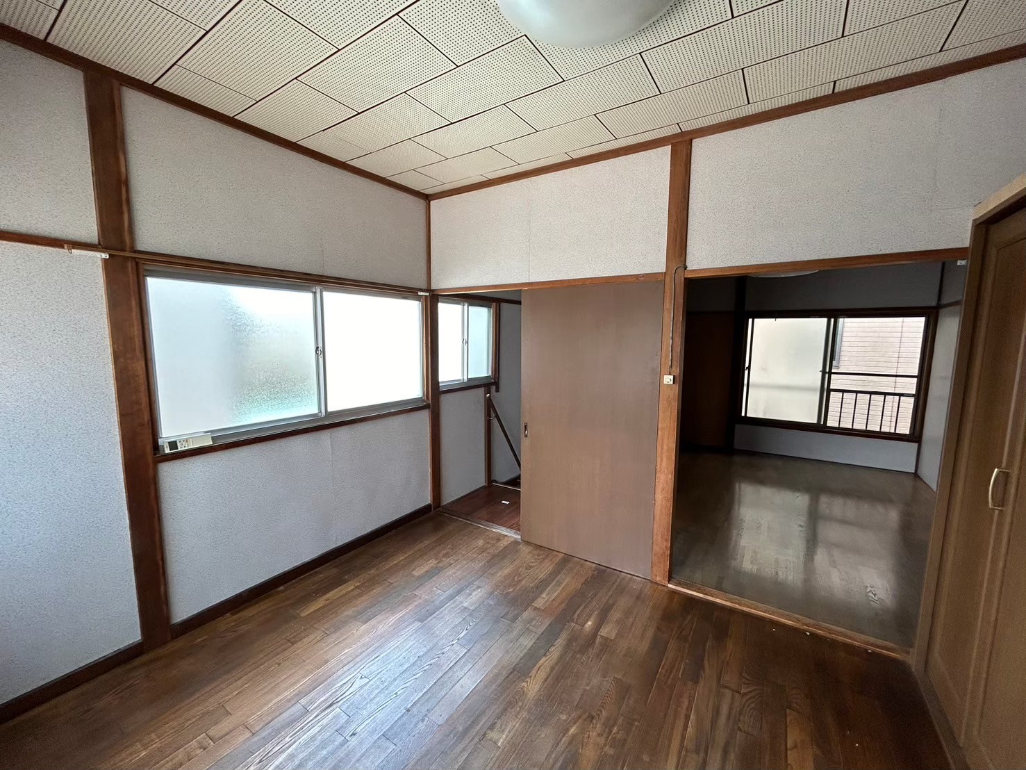 石川貸家の居間写真