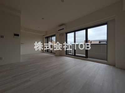 コートハウス千歳船橋の居間写真