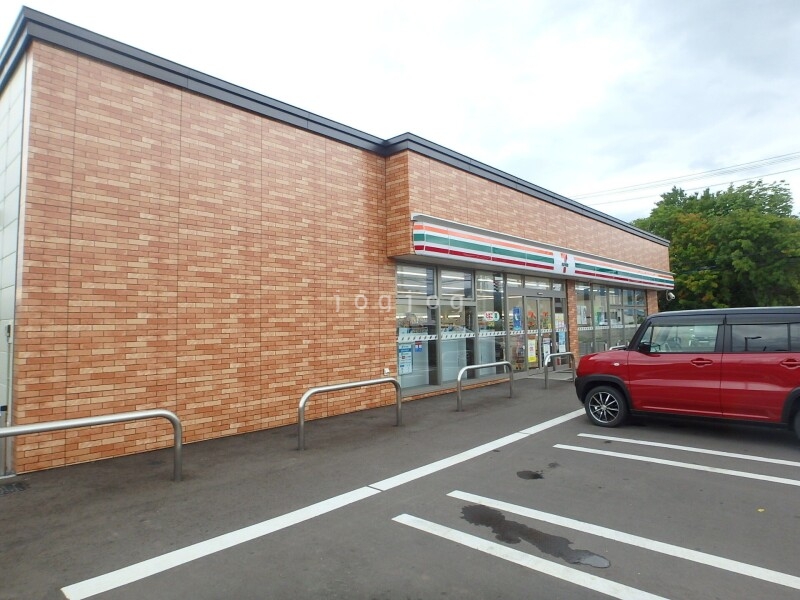コンビニ　セブンイレブン余市黒川15丁目店（コンビニ）まで450m