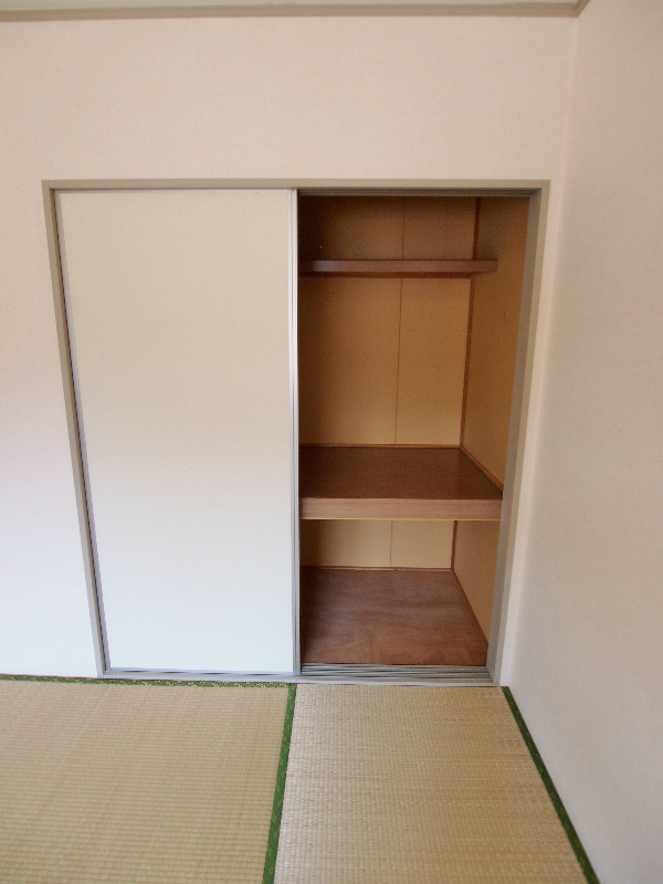 収納　※写真は別室のものになります。