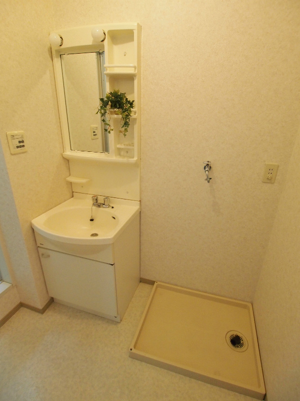 洗面設備　※写真は別室のものになります。