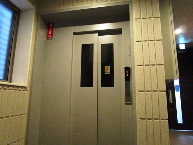 ロビー　エレベーターホール