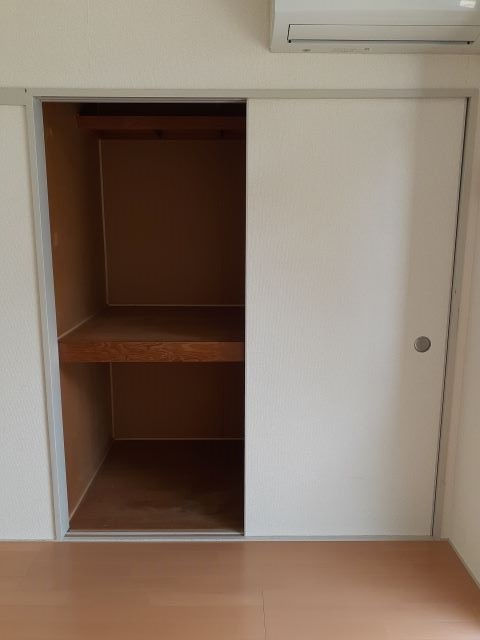 収納　南側洋室収納