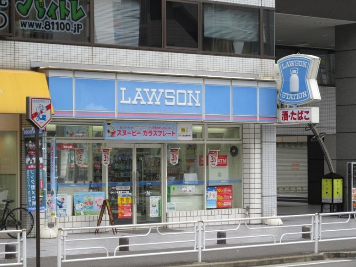 コンビニ　ローソン鶴屋町2丁目店（コンビニ）まで635m
