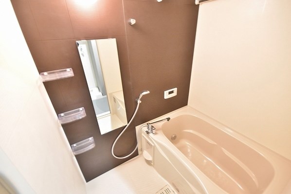 バス・シャワールーム　★お風呂にゆっくり浸かって疲れを取りませんか？追焚機能付き★