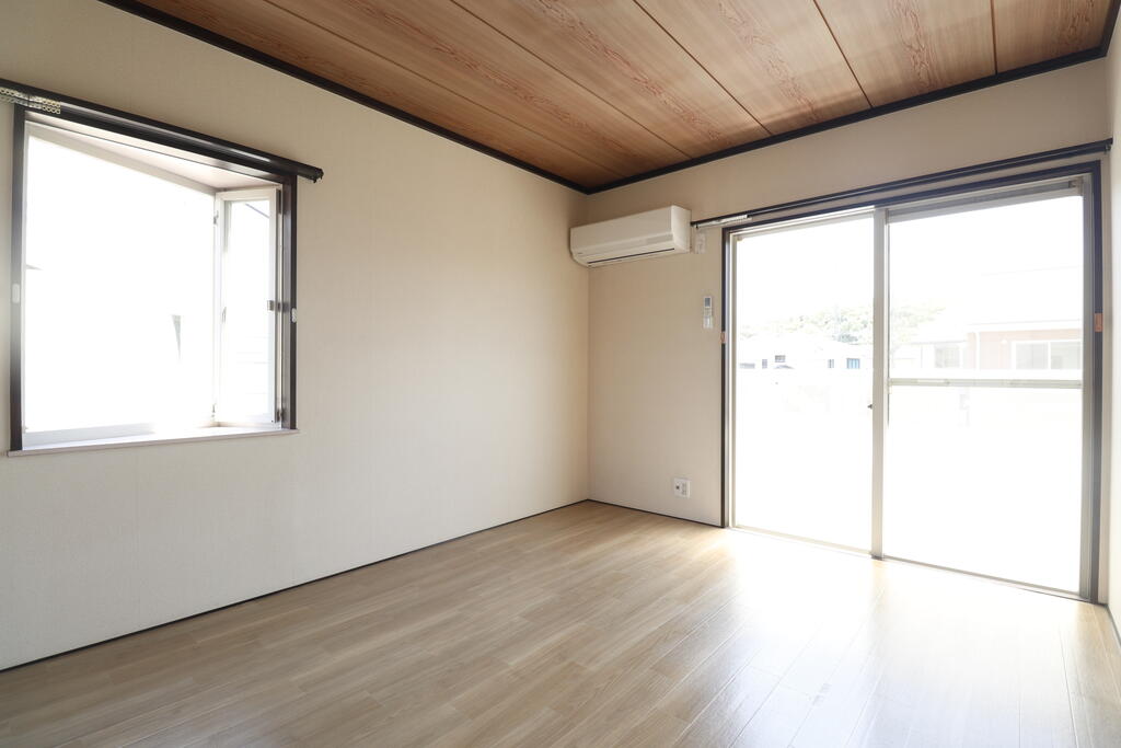 その他部屋・スペース　日当たりの良い6帖の洋室です♪