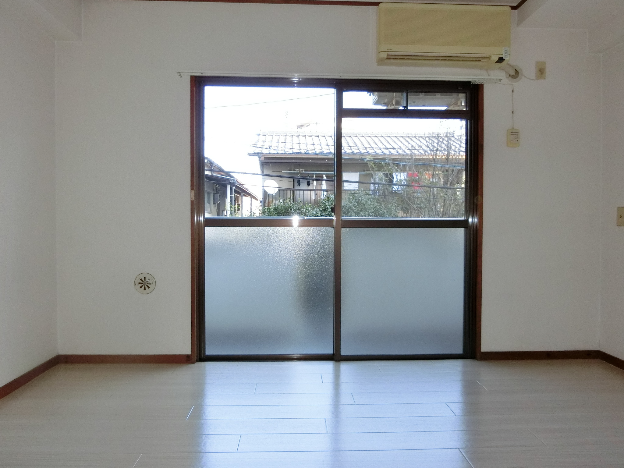 居室・リビング　写真は別のお部屋です。現況を優先させて頂きます。