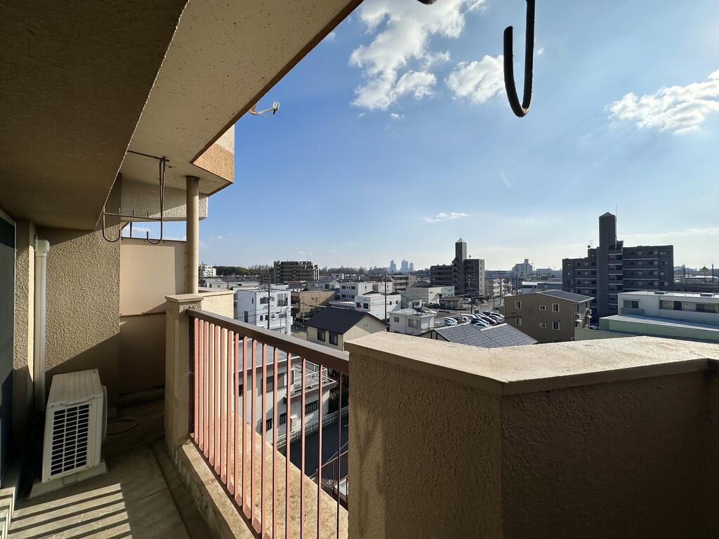 眺望　近隣に建物がないので、眺望だけでなく風通し日当たりもいい。