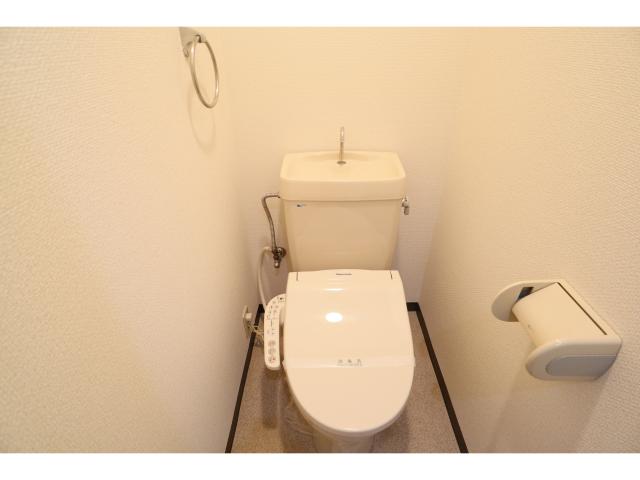 近鉄大阪線 二上駅 徒歩7分 3階建 築33年のトイレ写真