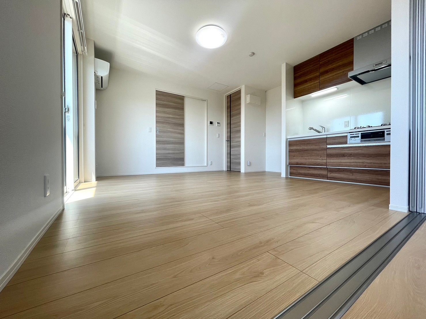 居室・リビング　※反転タイプ