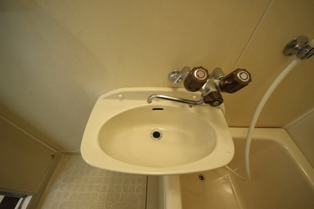 洗面設備　同施工会社同型タイプの別のお部屋です