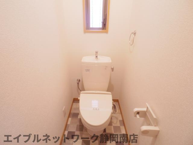 トイレ　コンパクトで使いやすいトイレです
